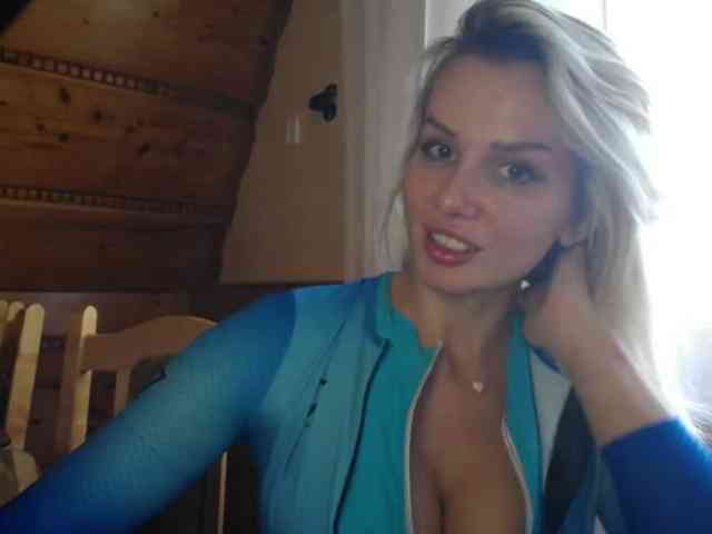 Cornelia22hot webcam