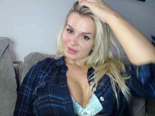 Cornelia22hot webcam