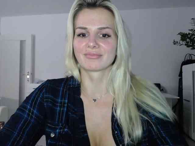 Cornelia22hot webcam