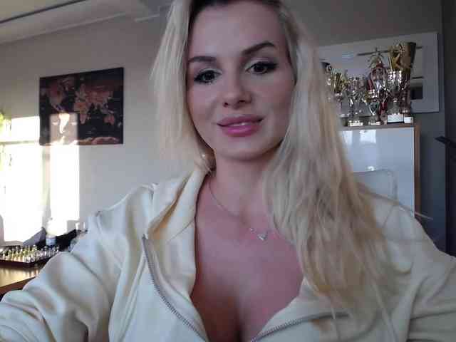 Cornelia22hot webcam