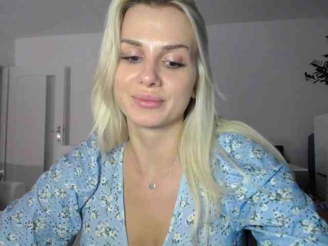 Cornelia22hot webcam