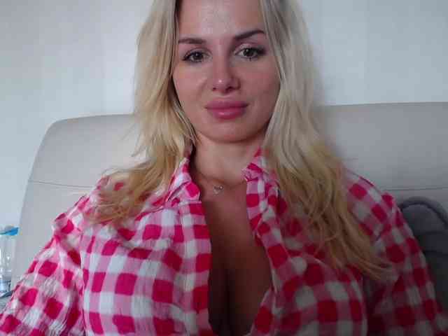 Cornelia22hot webcam