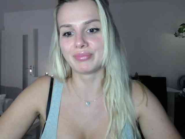 Cornelia22hot webcam
