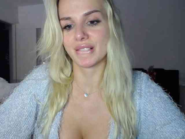 Cornelia22hot webcam