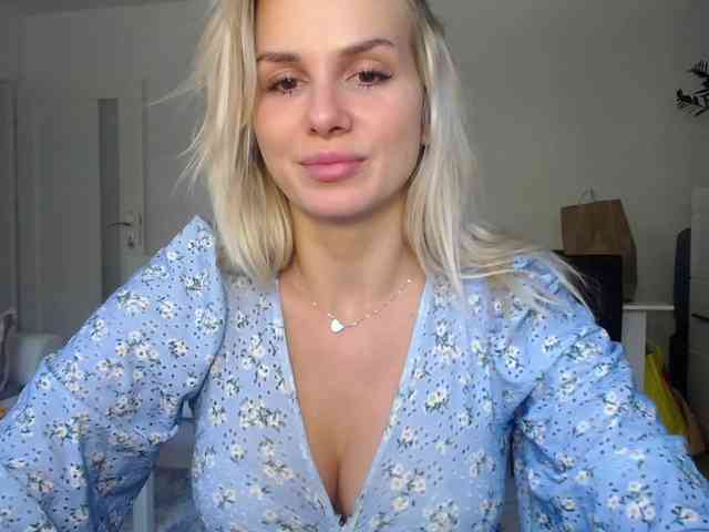 Cornelia22hot webcam