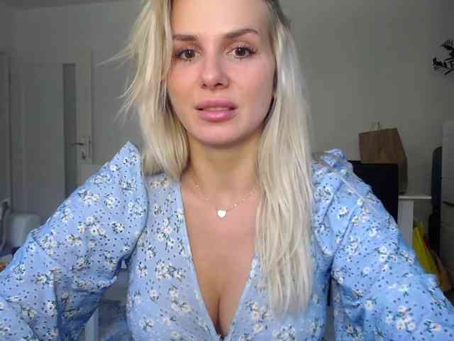 Cornelia22hot webcam