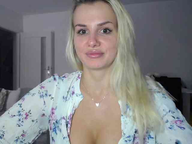 Cornelia22hot webcam