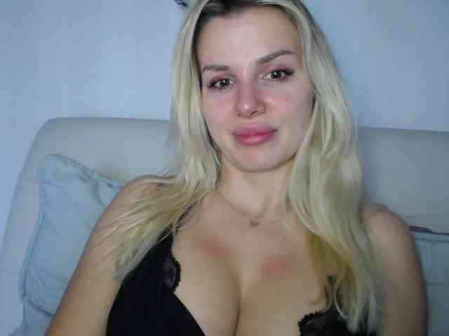 Cornelia22hot webcam