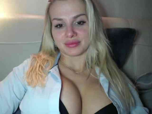 Cornelia22hot webcam