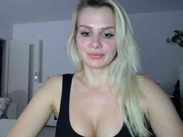 Cornelia22hot webcam