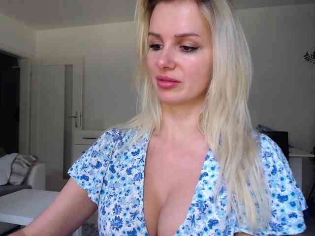 Cornelia22hot webcam