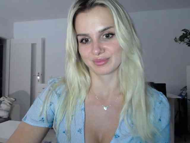 Cornelia22hot webcam
