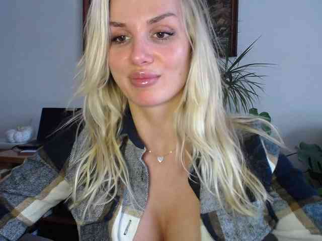 Cornelia22hot webcam