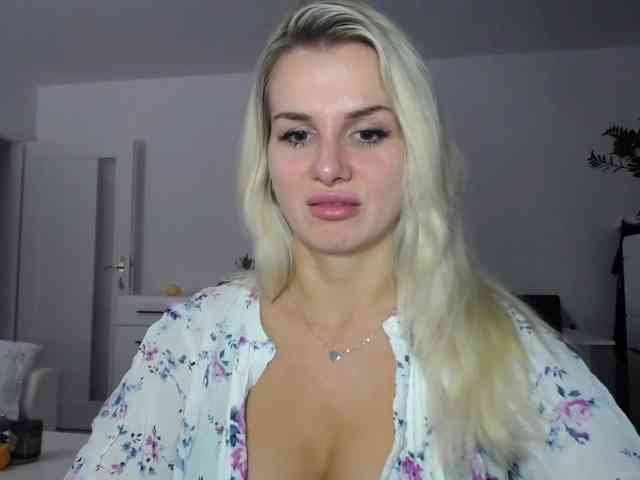 Cornelia22hot webcam