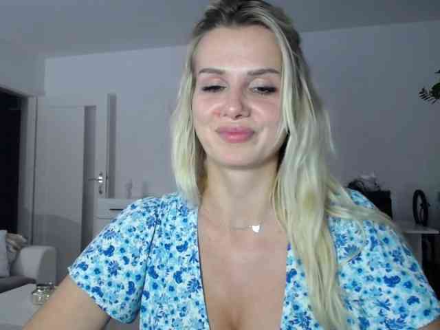 Cornelia22hot webcam