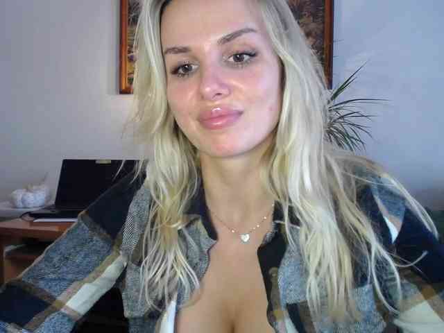 Cornelia22hot webcam