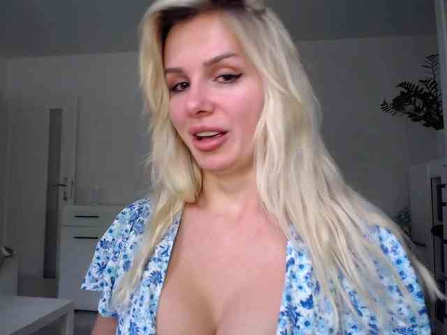 Cornelia22hot webcam