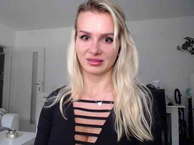 Cornelia22hot webcam
