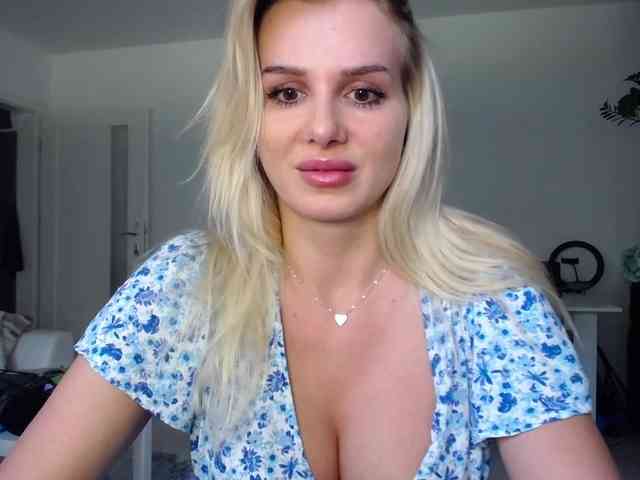 Cornelia22hot webcam