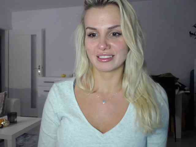 Cornelia22hot webcam