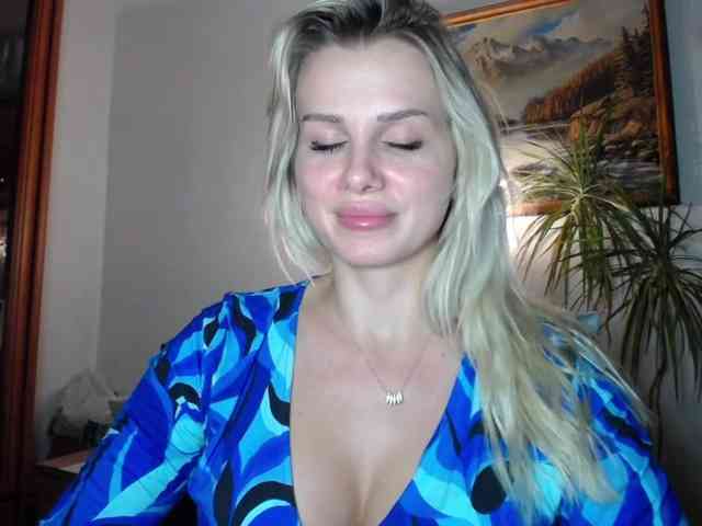 Cornelia22hot webcam