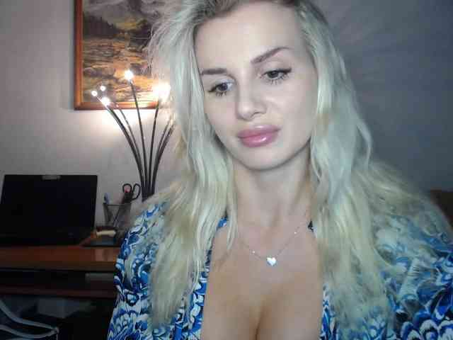 Cornelia22hot webcam