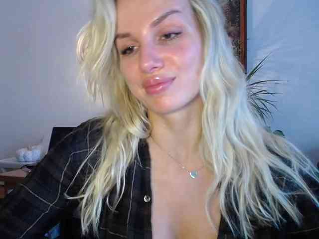 Cornelia22hot webcam