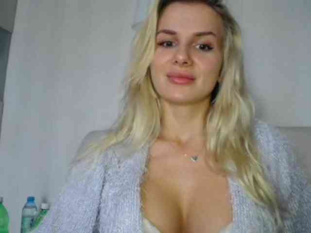 Cornelia22hot webcam