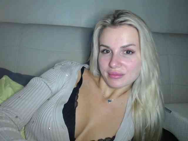 Cornelia22hot webcam