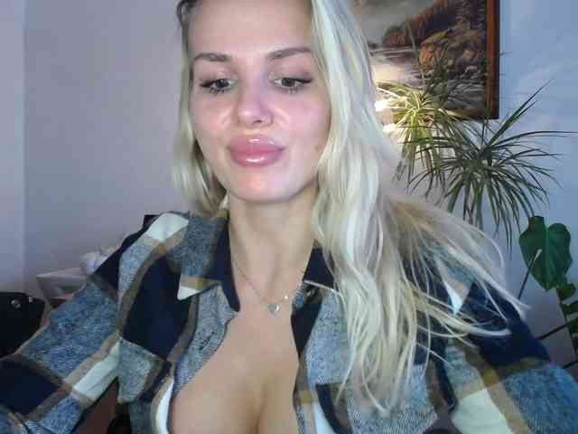 Cornelia22hot webcam