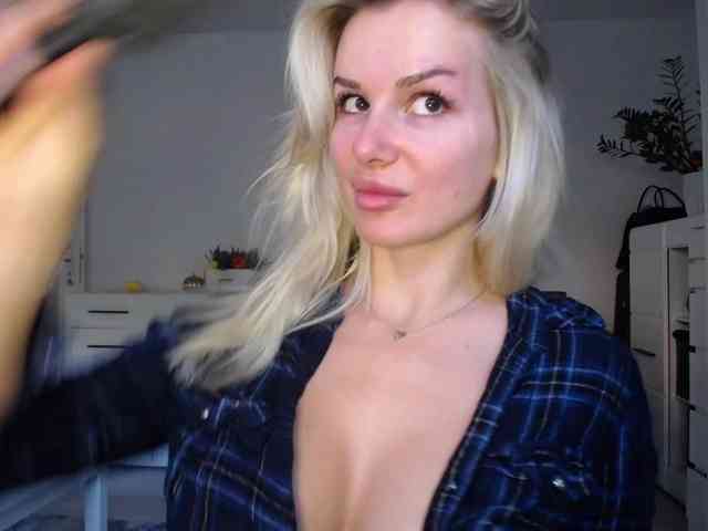 Cornelia22hot webcam