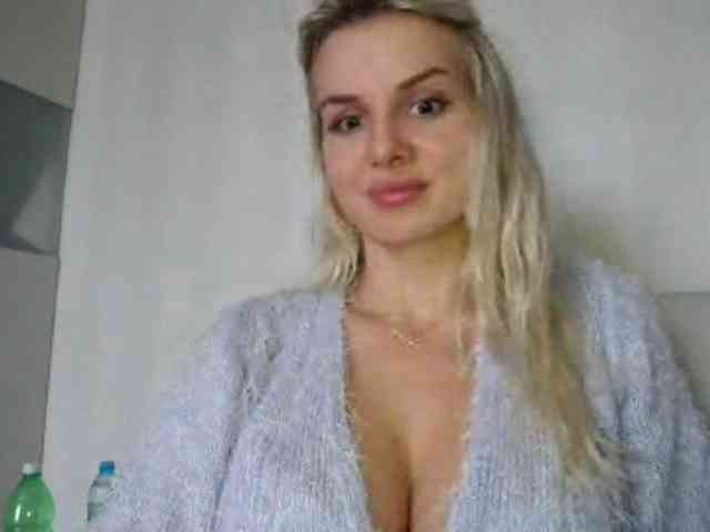 Cornelia22hot webcam