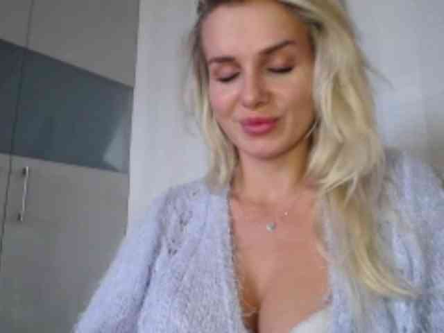 Cornelia22hot webcam