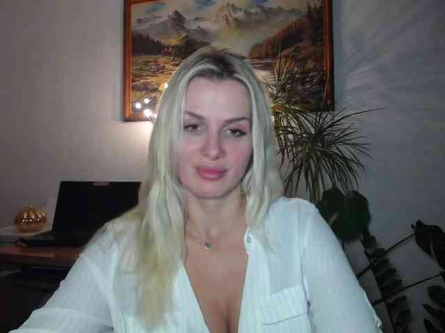 Cornelia22hot webcam