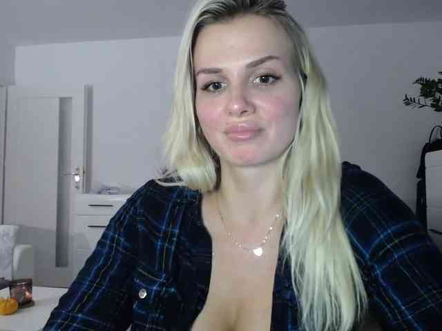 Cornelia22hot webcam