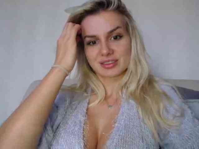Cornelia22hot webcam