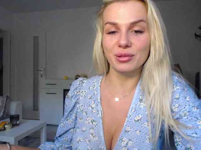 Cornelia22hot webcam