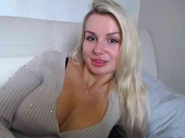 Cornelia22hot webcam