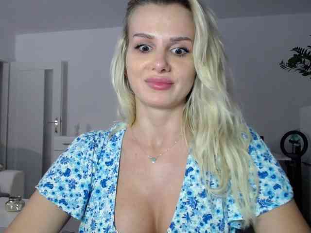 Cornelia22hot webcam