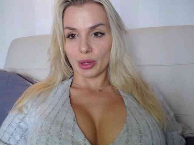 Cornelia22hot webcam