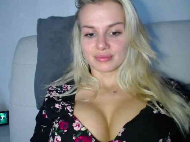Cornelia22hot webcam