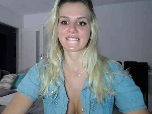 Cornelia22hot webcam
