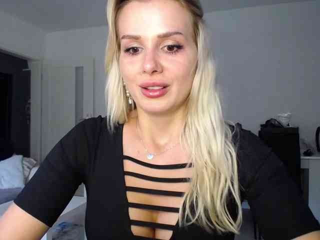 Cornelia22hot webcam