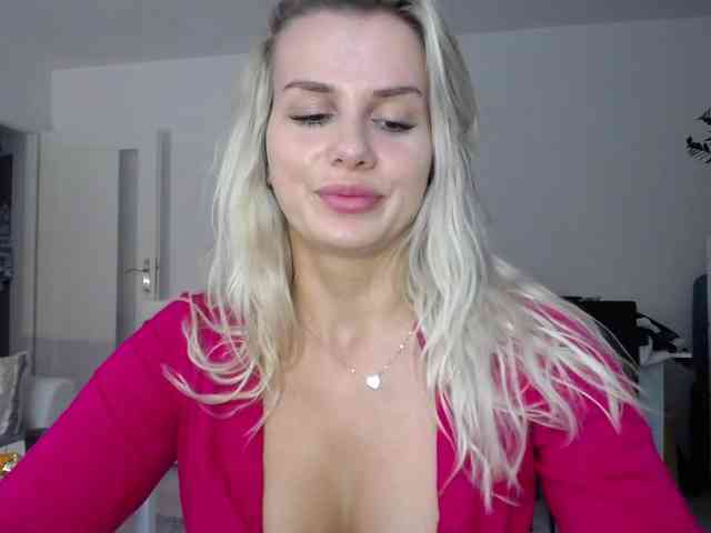 Cornelia22hot webcam