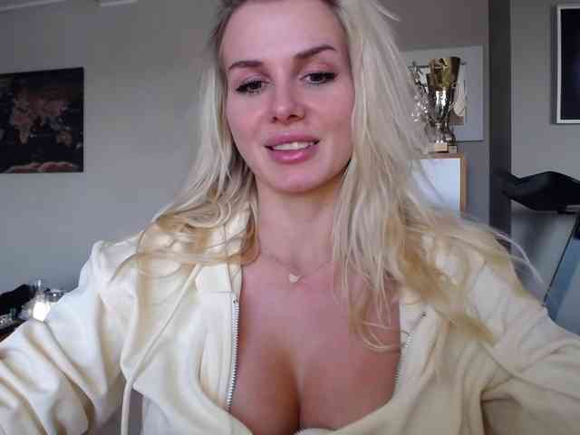 Cornelia22hot webcam