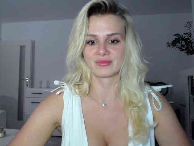Cornelia22hot webcam
