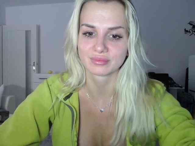 Cornelia22hot webcam