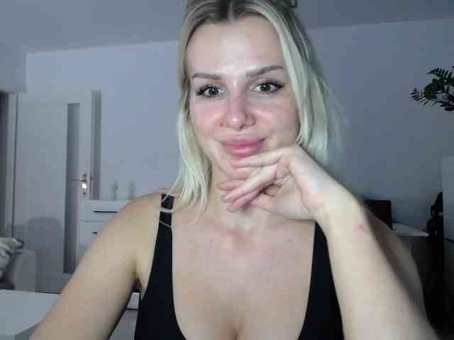 Cornelia22hot webcam