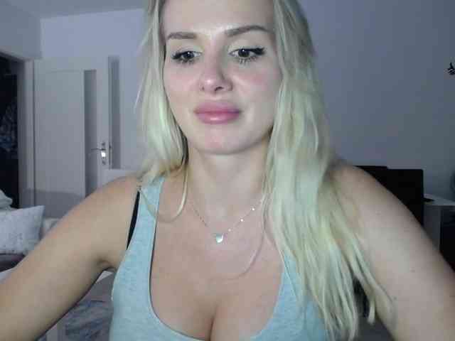 Cornelia22hot webcam