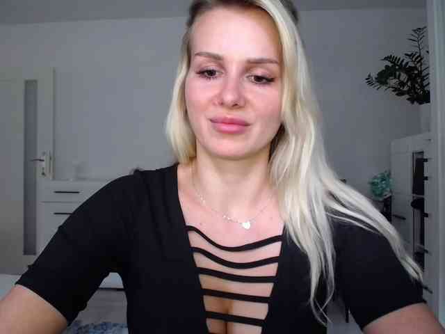 Cornelia22hot webcam